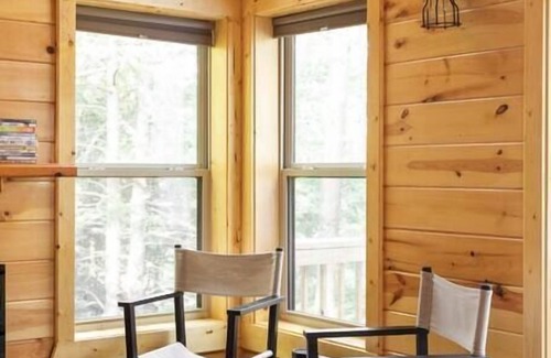 Rogers Cabina | Scenic Sunset Cabin RRG|Central|HotTub|Pets
