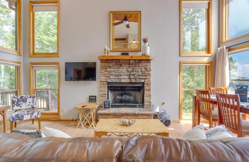 Ranger Casa | Scenic Talking Rock Creek Resort Home with Hot Tub