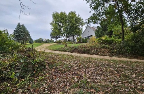 Elroy Casa | Scenic views on 20 acres! The Family Cabin awaits. Sleeps 10