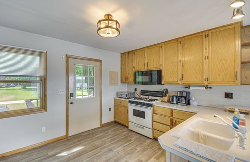 Fulton Cabina | Riverfront Fulton Vacation Rental w/ Deck & Grill!