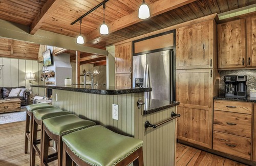 Big Canoe Casa | Scenic Vistas, Family Cookouts, Fireside Sips, Foosball Tournaments & Golf Swings - Good Times