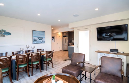 Silver Strand Casa | Scenic Waterfront Getaway Townhouse with Kayak!