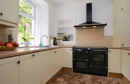 Tighnabruaich Apartamento | Scenic waterfront location, coastal retreat boasts spectacular sea views, sleeps 4