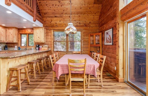 Yosemite National Park Casa | Maravillas Escénicas y pequeño escénica es un dúplex de 6 dormitorios, y dos de 3 dormitorios, dos unidades de baño, que c ...