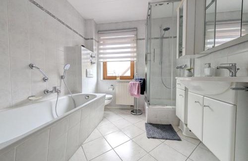 Grossrohrsdorf Apartamento | Schöne 2-Raumwohnung inklusive Infrarot-Wärmekabine