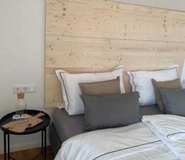 Herbertingen Apartamento | Schöne, große Ferienwohnung direkt am Donauradweg & Keltenstadt Heuneburg