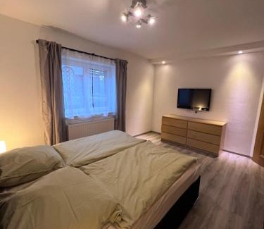 Alach Apartamento | Schöne helle Ferienwohnung 64qm mit Kingsize Bett, Smart-TV, Wlan und sehr ruhige Lage