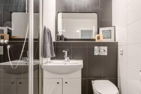 Neuehrenfeld Apartamento | Schönes Apartment mit Parkplatz & 24h CheckIn 1