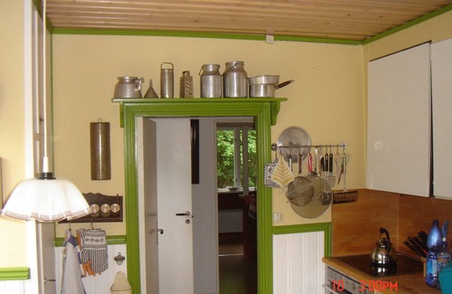 Knared Casa | Schönes Ferienhaus Resthof Idylle im Wald auf Großem Grundstück