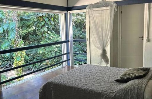 Sao Sebastiao Apartamento | Schönes Haus direkt am Fluß in der Mata Atlantica