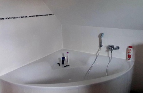 Ober-Mockstadt Casa | Schönes Zimmer in der Wetterau