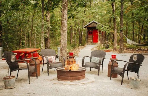 Yukon Cabina | Scheduled hide-away to unplug and unwind in the woods.