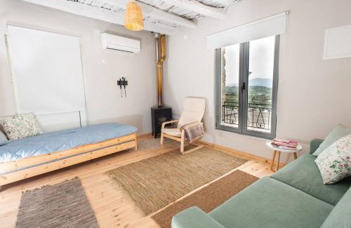Kouses Casa | Schefflera Apartment, With Mountain View