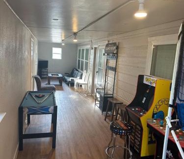 Converse Casa | Schertz Country Farmhouse on 1 acre with Gameroom