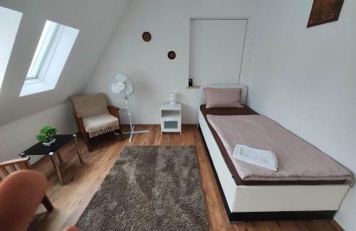 Niederzwehren Apartamento | Schickes 110qm Ferienhaus in Nähe VW, Messe,DEZ und Orangerie