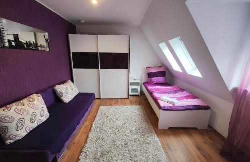 Niederzwehren Apartamento | Schickes 110qm Ferienhaus in Nähe VW, Messe,DEZ und Orangerie