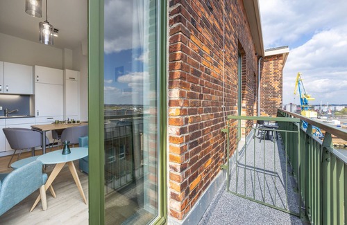 Wismar Apartamento | Schickes Hafenapartment mit Balkon und Tollem Ausblick in Hervorragender Lage