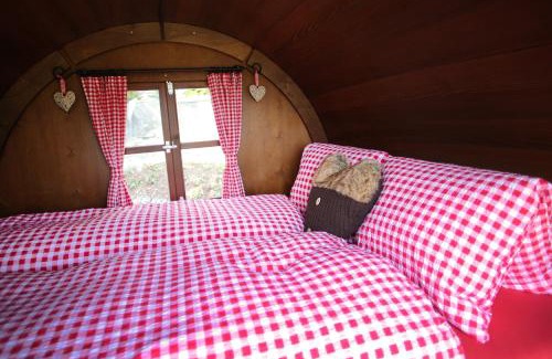 Maienfeld Cama Y Desayuno | Schlaf-Fass Maienfeld