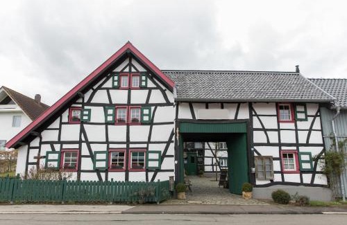 Schleiden Apartamento | Schleiden Timber-Frame Retreat, cleaning included