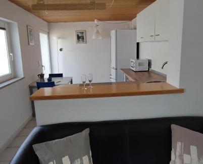 Stockstadt am Main Apartamento | Schleusenapartment mit Klimaanlage und Kamin