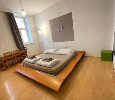 Landstrasse Casa | Schloss Belvedere Private Rooms