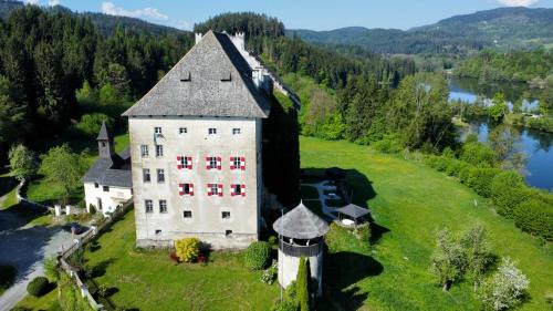 Moosburg Hotel | Schloss Moosburg Gästehaus