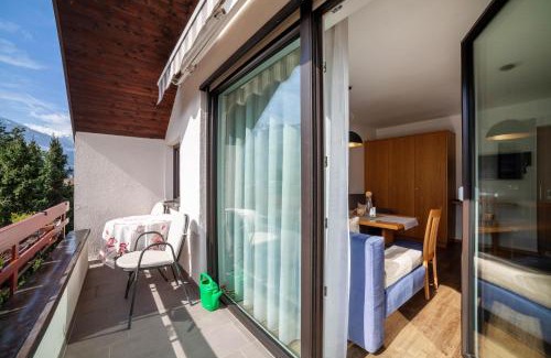 Rabla Apartamento | Schnitzer Ferienwohnung Enzian