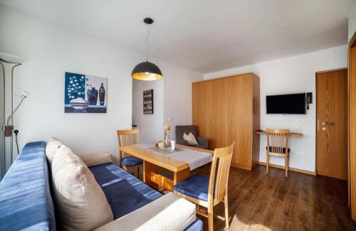 Rabla Apartamento | Schnitzer Ferienwohnung Enzian