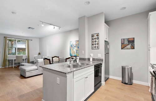 Airport Area Casa | Scholar's Resident #17