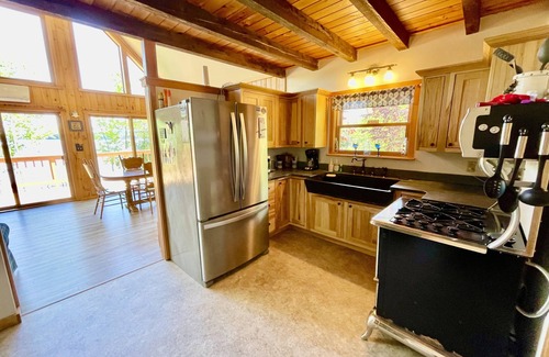 Lake View Casa | Schoodic Lake Lakefront Espectaculares vistas del Monte Katahdin Newer Home w /