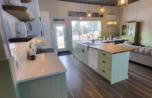 Central Bedeque Casa | School House Getaway