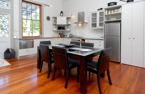 Kahuranaki Otro | The School House - Riverside Luxury
