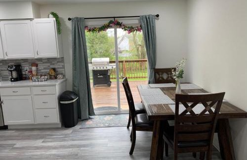 Elizabethtown Casa | School Village Walk-in shower and jetted tub