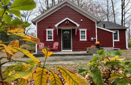 Town of Marbletown Casa | Schoolhouse No. 11 * Hudson Valley Upstate Getaway