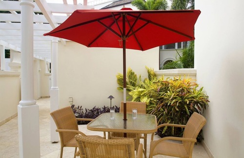 Little Battaleys Apartamento | Schooner Bay 108 | a luxurious 1-bedroom apartment on the West Coast of Barbados