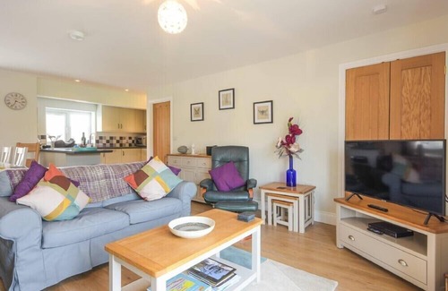 Alnmouth Cabaña | SCHOONER COURT NO1, pet friendly, country holiday cottage in Alnmouth