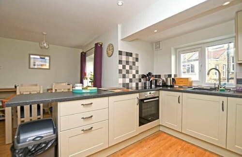 Alnmouth Cabaña | SCHOONER COURT NO1, pet friendly, country holiday cottage in Alnmouth