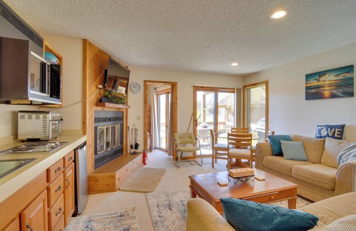 Mancelona Condominio | Schuss Mountain Resort Condo: Steps to Golf!