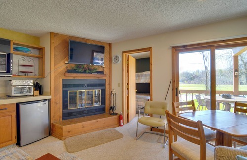 Mancelona Condominio | Schuss Mountain Resort Condo: Steps to Golf!