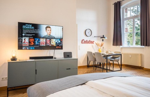 Sankt Ingbert Apartamento | SCHWARZLINS LoftRaum - Stilvolles Apartment mit Smart TV, NETFLIX, Disney Plus, schnellem WLAN, Parken, Nespresso