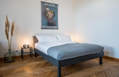 Sankt Ingbert Apartamento | SCHWARZLINS LoftRaum - Stilvolles Apartment mit Smart TV, NETFLIX, Disney Plus, schnellem WLAN, Parken, Nespresso
