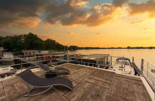 Niederneuendorf Casa | Schwimmendes Ferienhaus Natur Pur