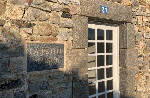 Les Pieux Casa | SCIOTOT - Bord de mer - La petite maison