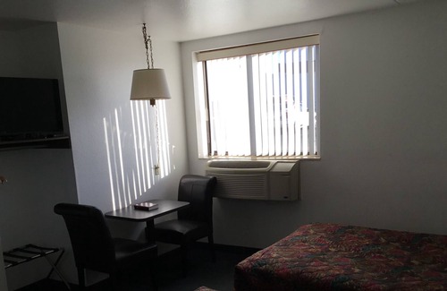 Wichita Hotel | Scotsman Inn West - Airport