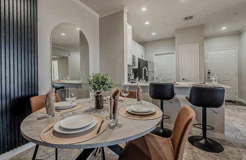 North Scottsdale Apartamento | Scottsdale 2BR Pool Gym Free Parking Central