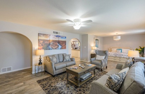 Village Grove Casa | Estancia de lujo en Old Town Scottsdale con piscina climatizada y putting green