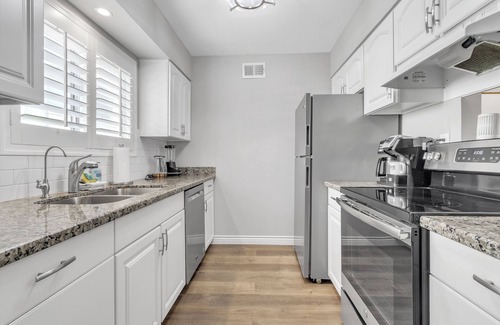 Pavoreal Condominio | Scottsdale Camelback 469- 2B w/ Community Amenities, Pet Friendly + Nearby to Old Town!