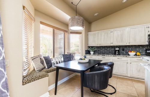 Paradise Park Vista Cabaña | Scottsdale Oasis- Pool - Game Room - Putting Green