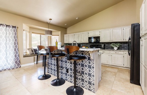 Paradise Park Vista Cabaña | Scottsdale Oasis- Pool - Game Room - Putting Green
