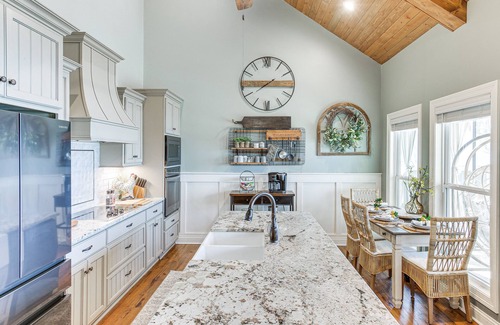 Scottsville Cabaña | Scottsville Cottage: Fire Pit & All-Year Lake View